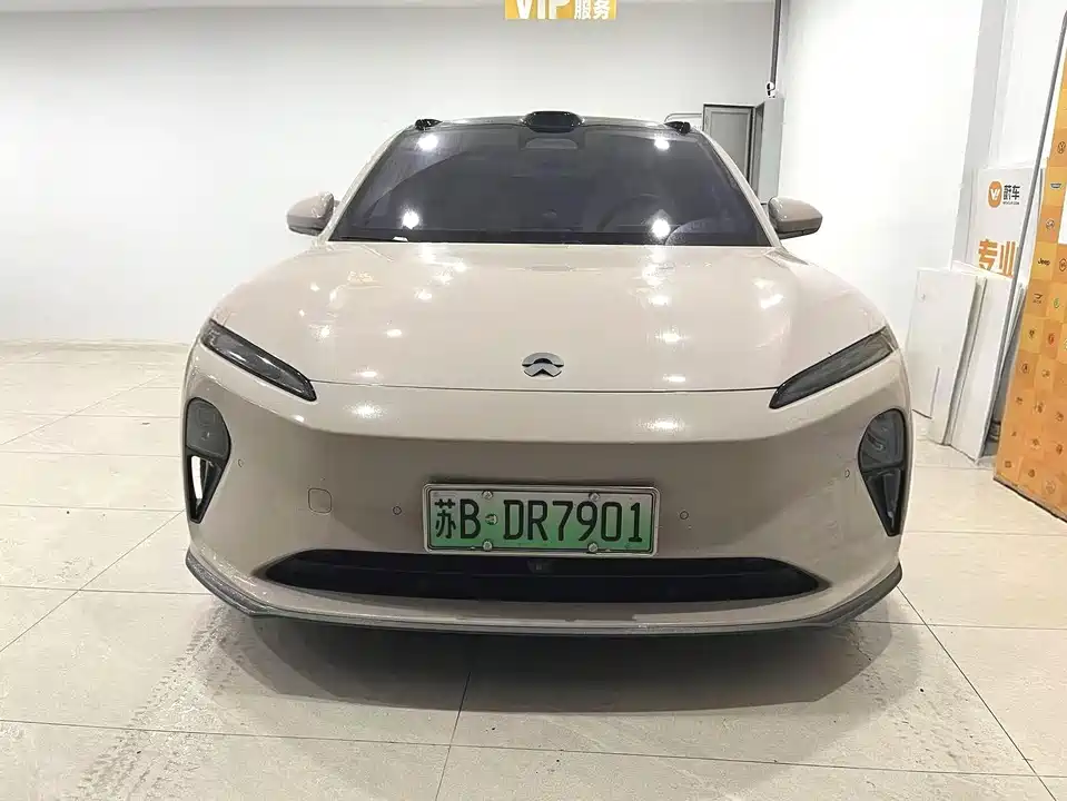 NIO ET5