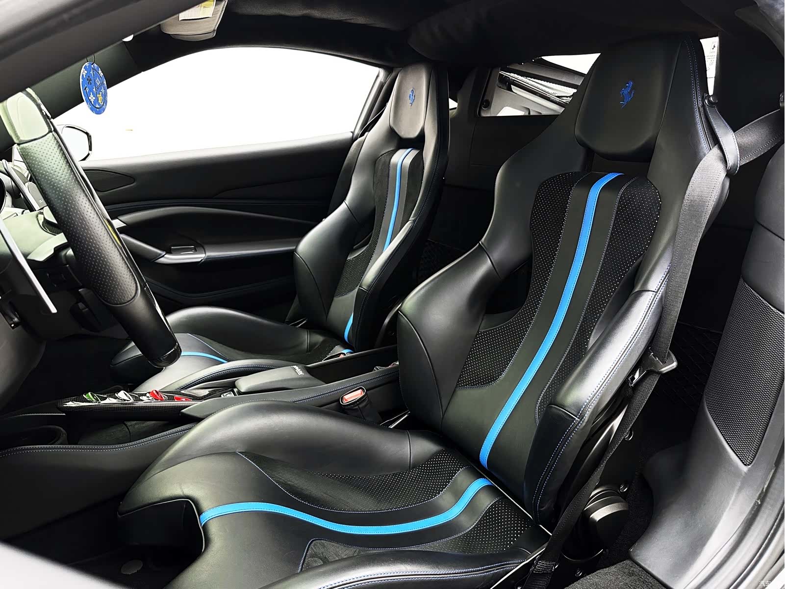 Ferrari F8, 2022 7