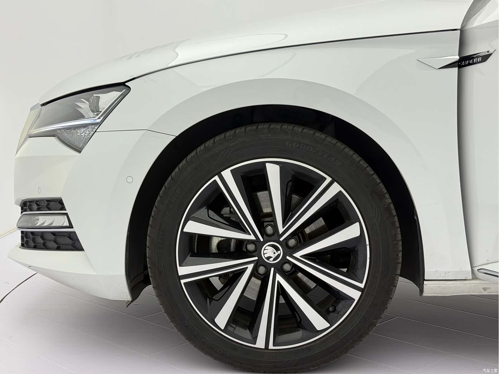 Skoda Superb, 2023 21