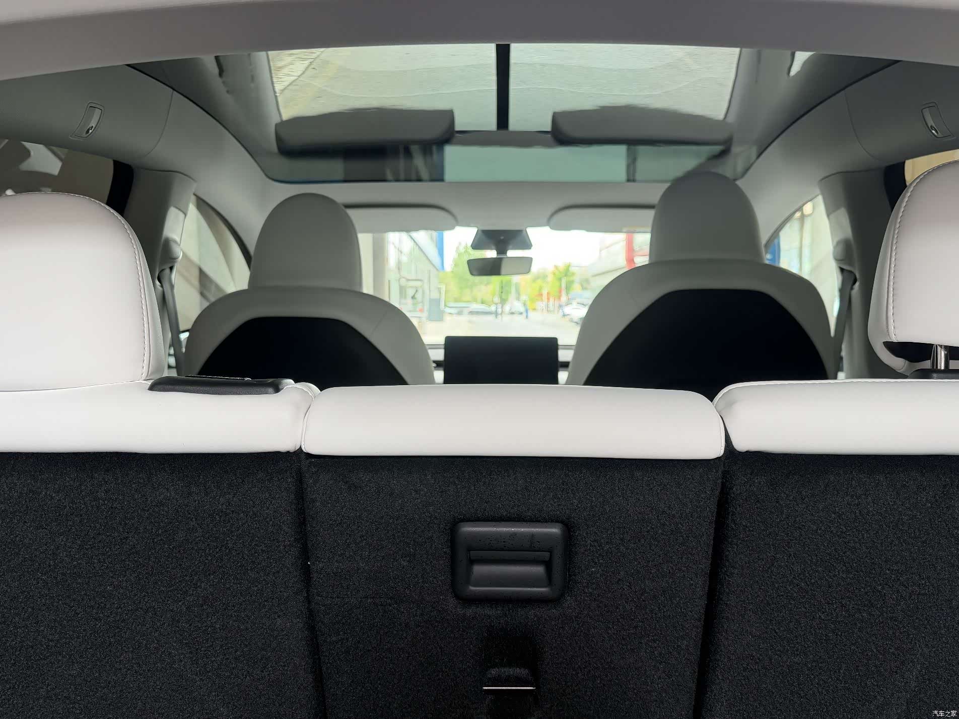 Tesla Model Y, 2023 20