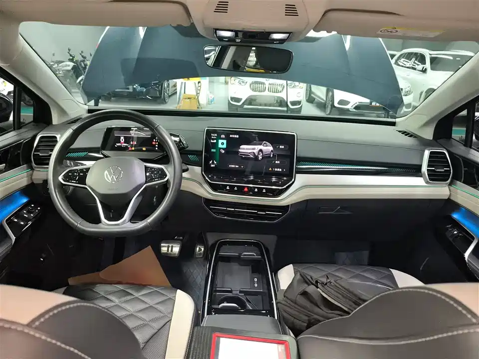 Volkswagen ID.6 CROZZ