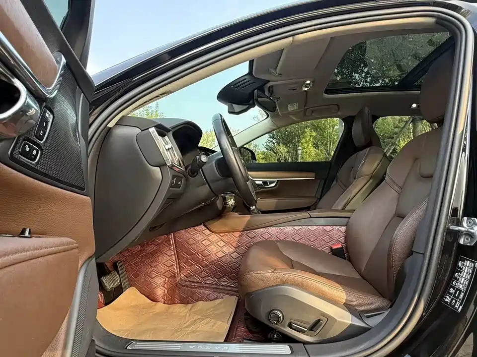 Volvo S90