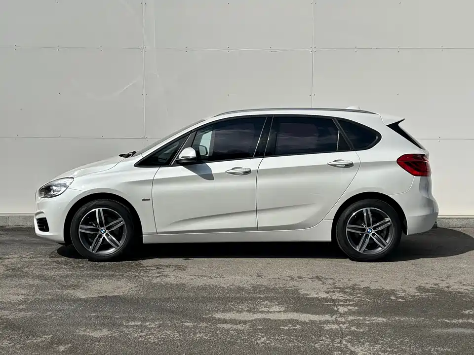BMW 2 series station wagon