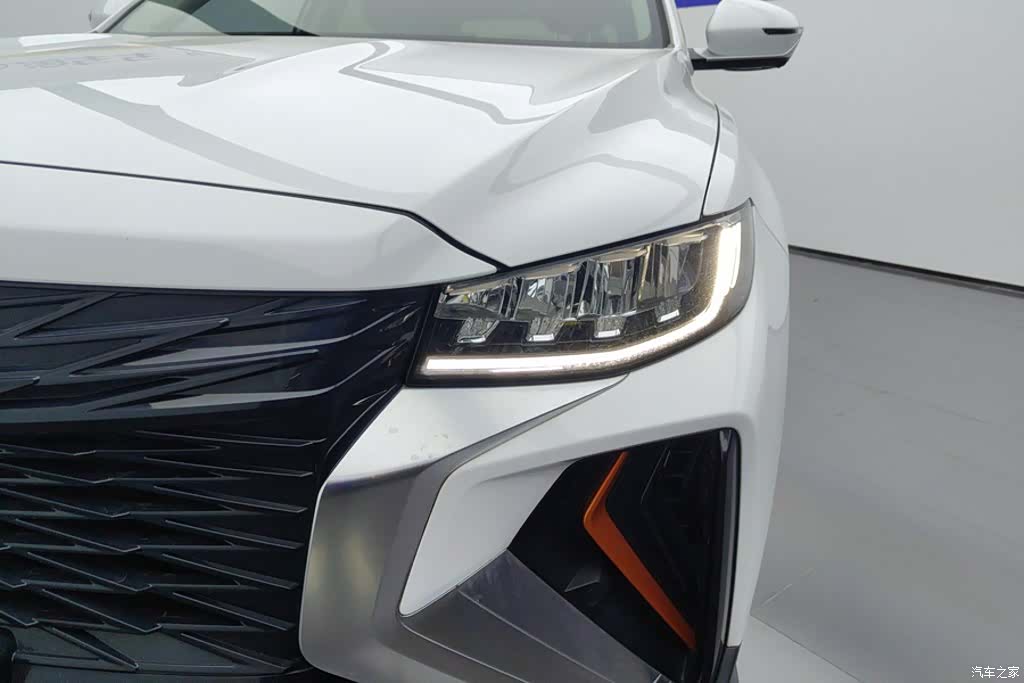 Geely Boyue, 2022 все фото