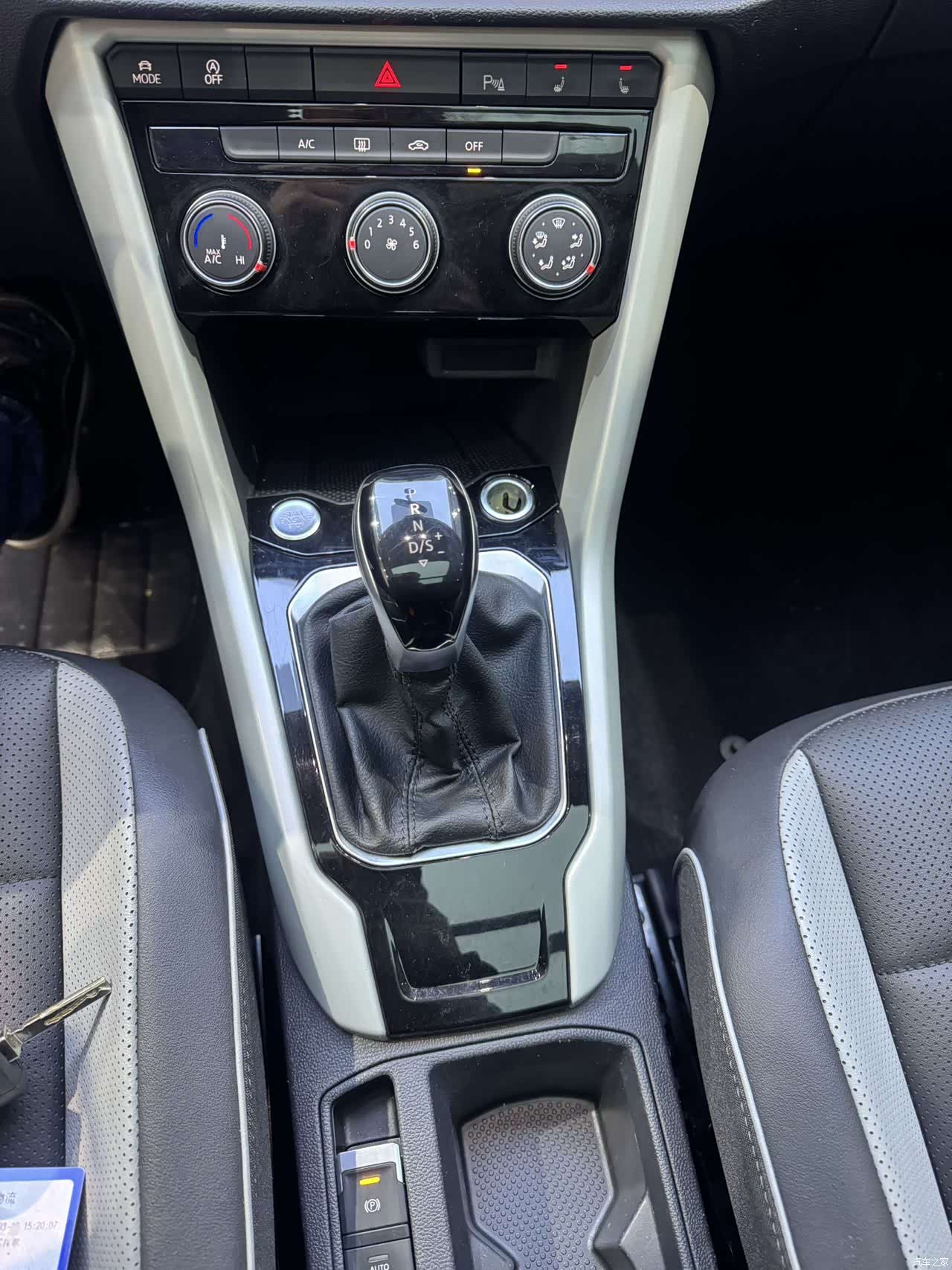 Volkswagen T-ROC, 2023 11