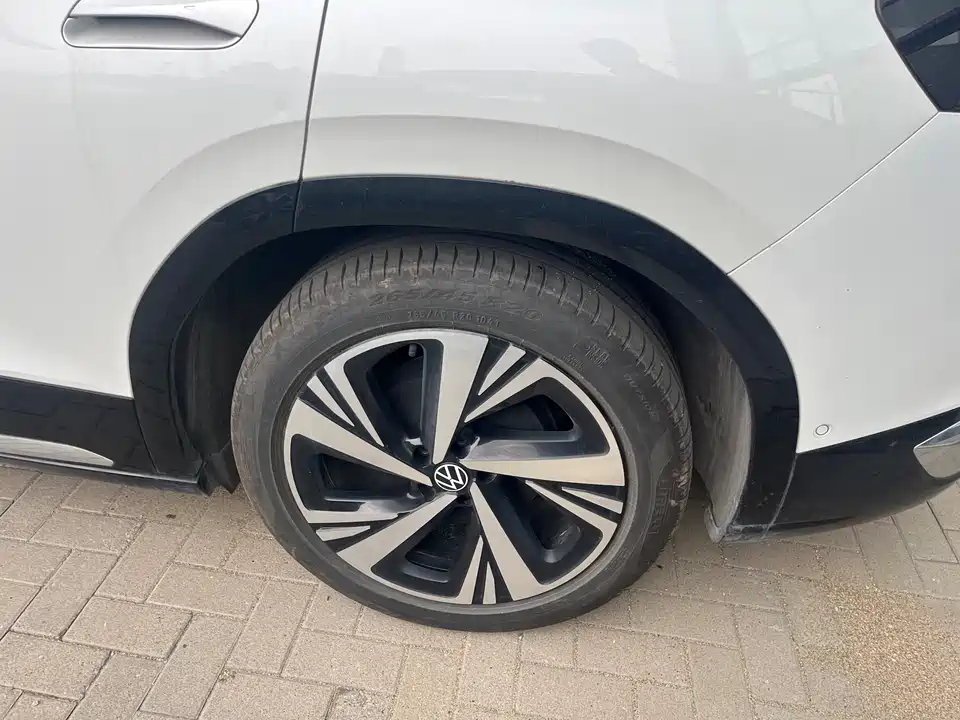 Volkswagen ID.6 CROZZ