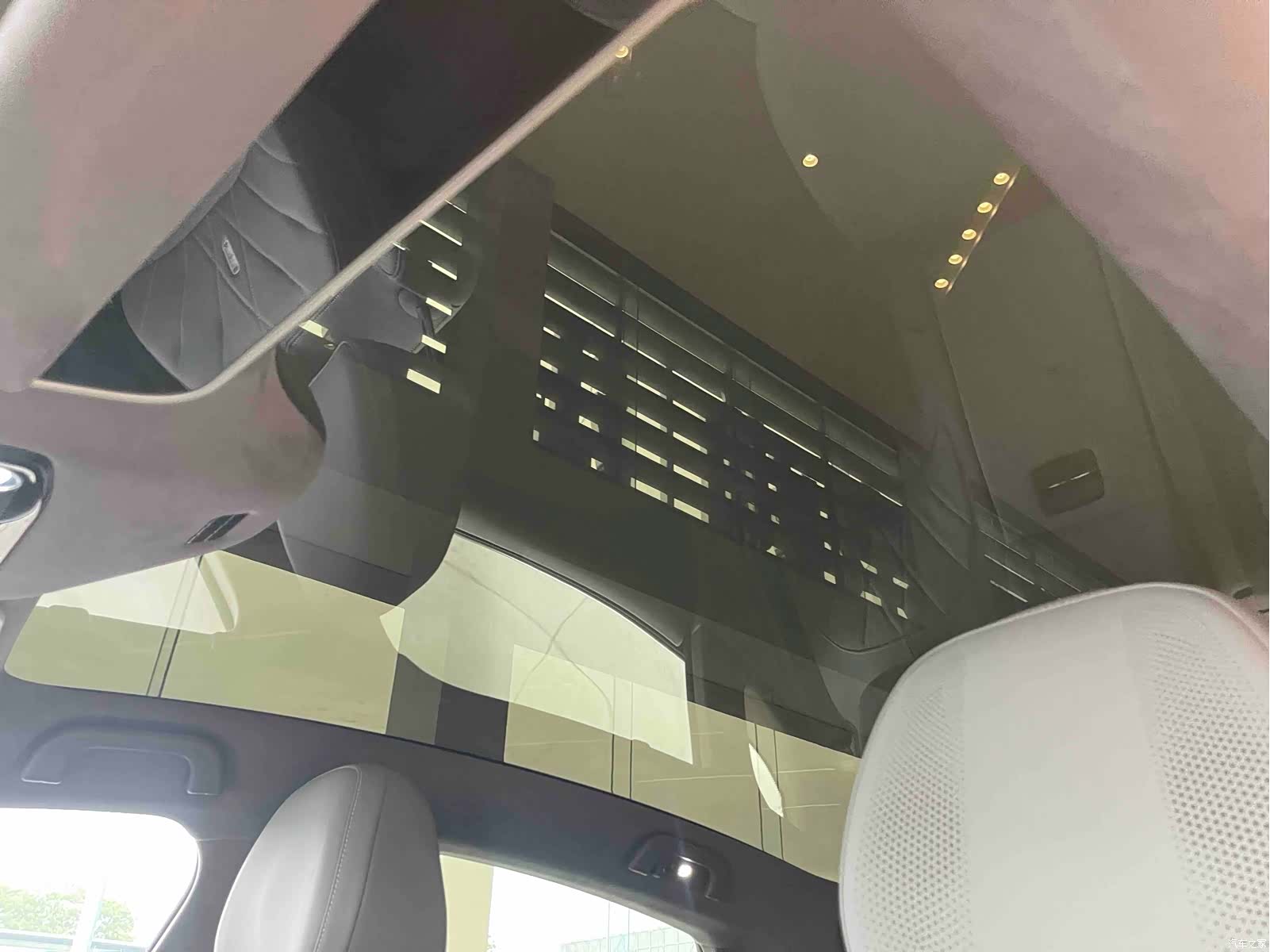 Geely E8, 2025 13