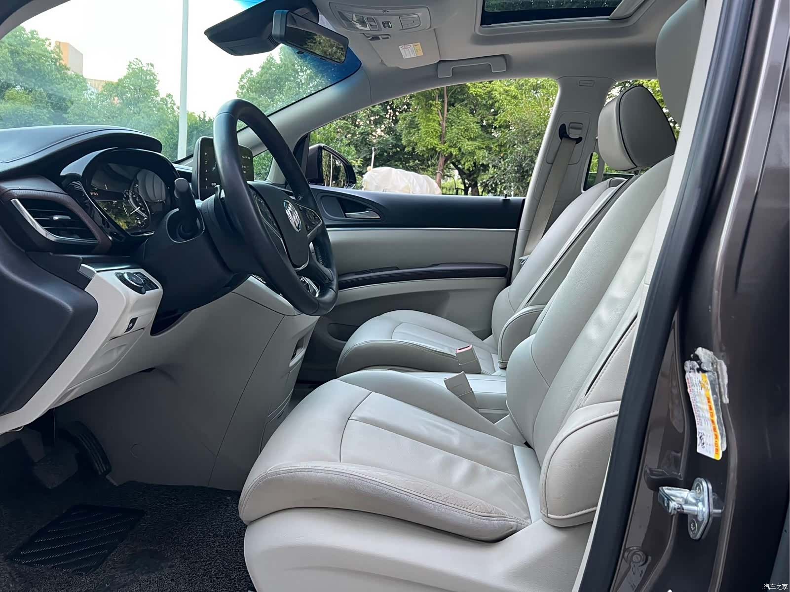 Buick GL8, 2021 10