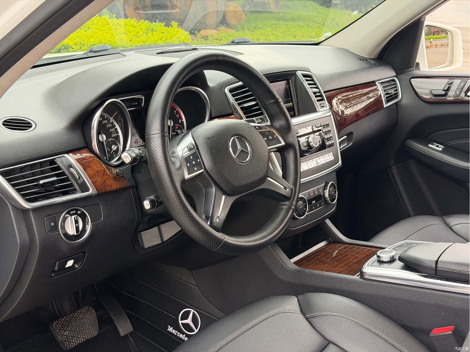 Mercedes-Benz M-Class, 2015 8