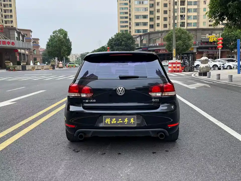 Volkswagen Golf GTI