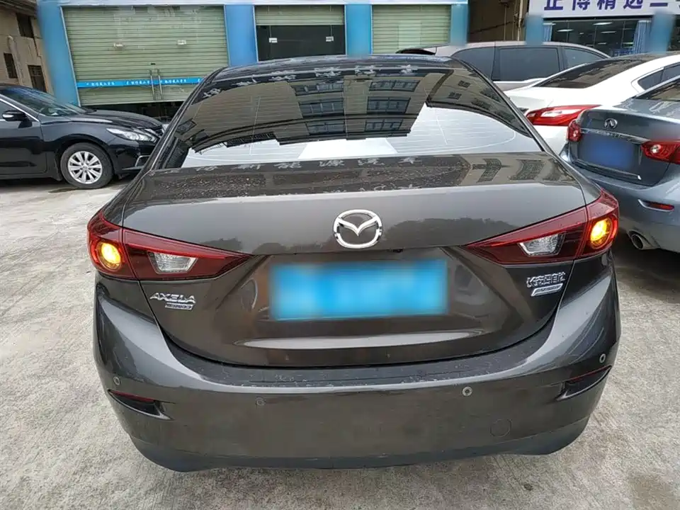 Mazda 3 Angkesaila