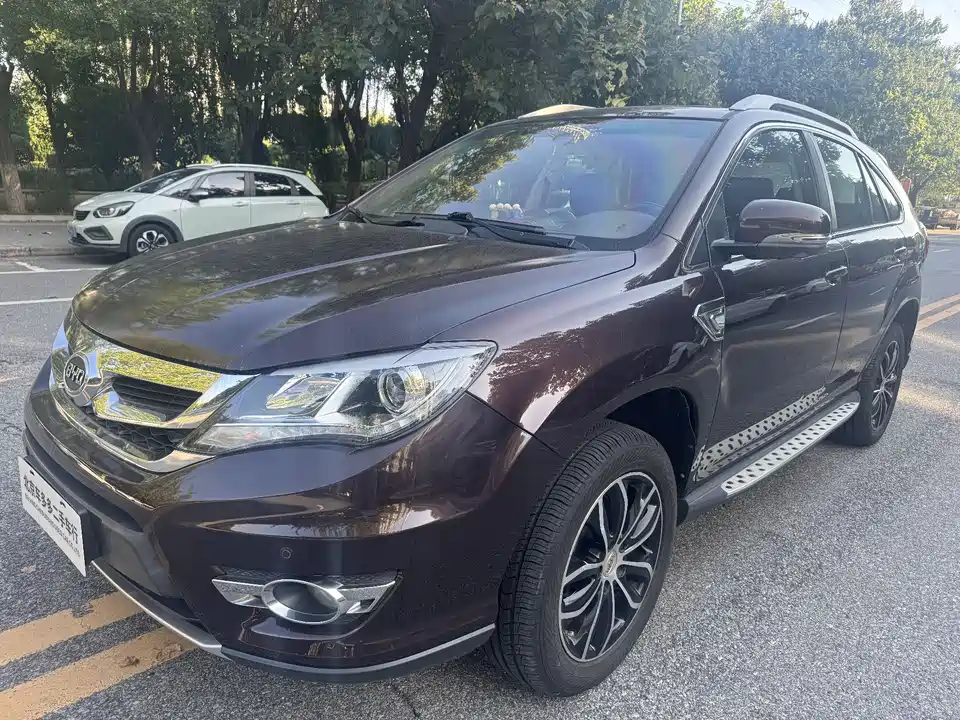 BYD S7