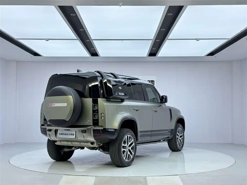 Land Rover guard