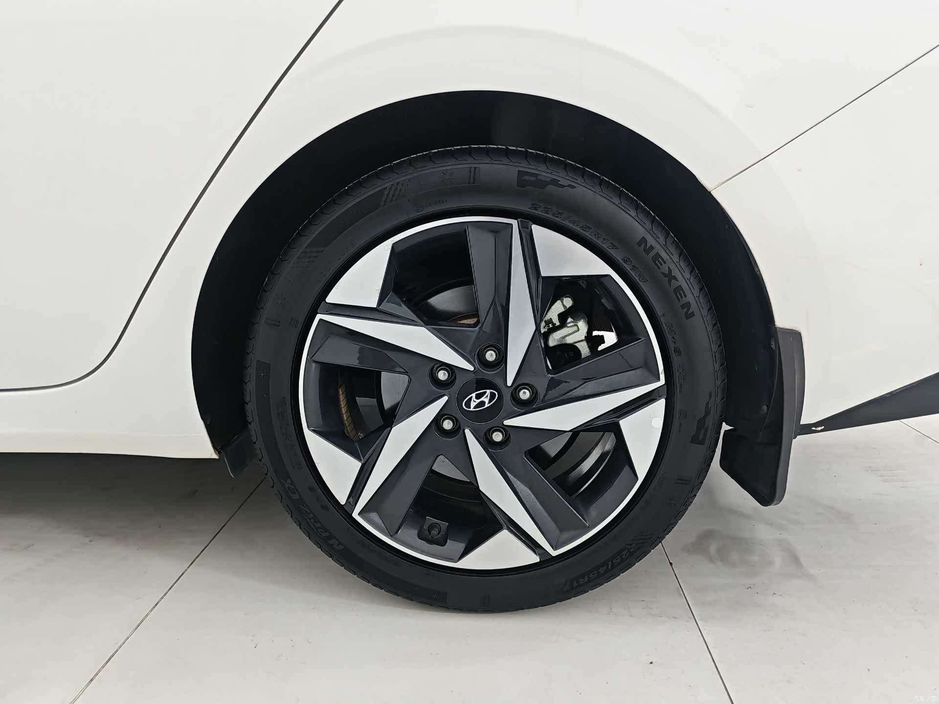 Hyundai Elantra, 2021 10