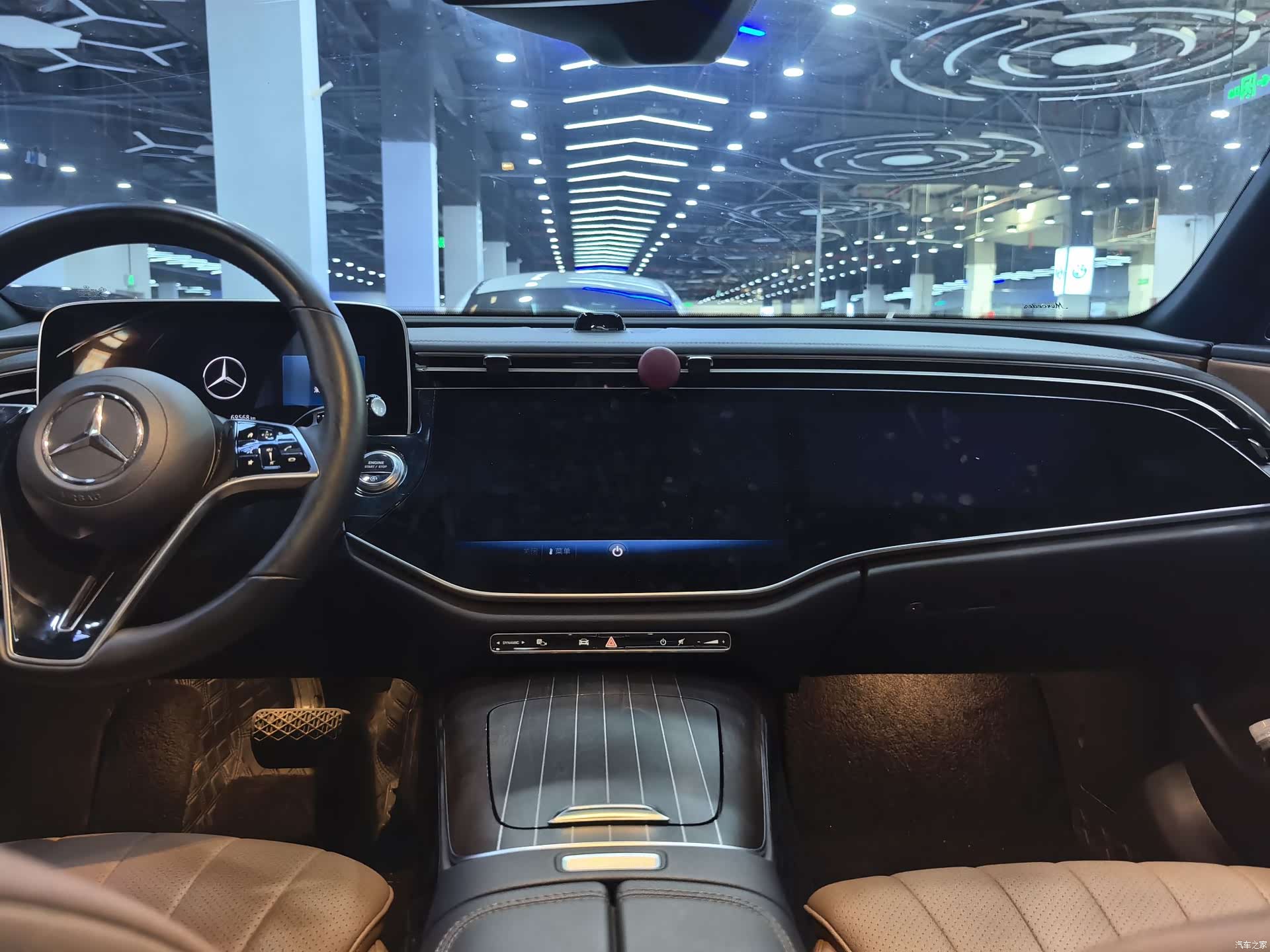 Mercedes-Benz E-Class, 2024 13