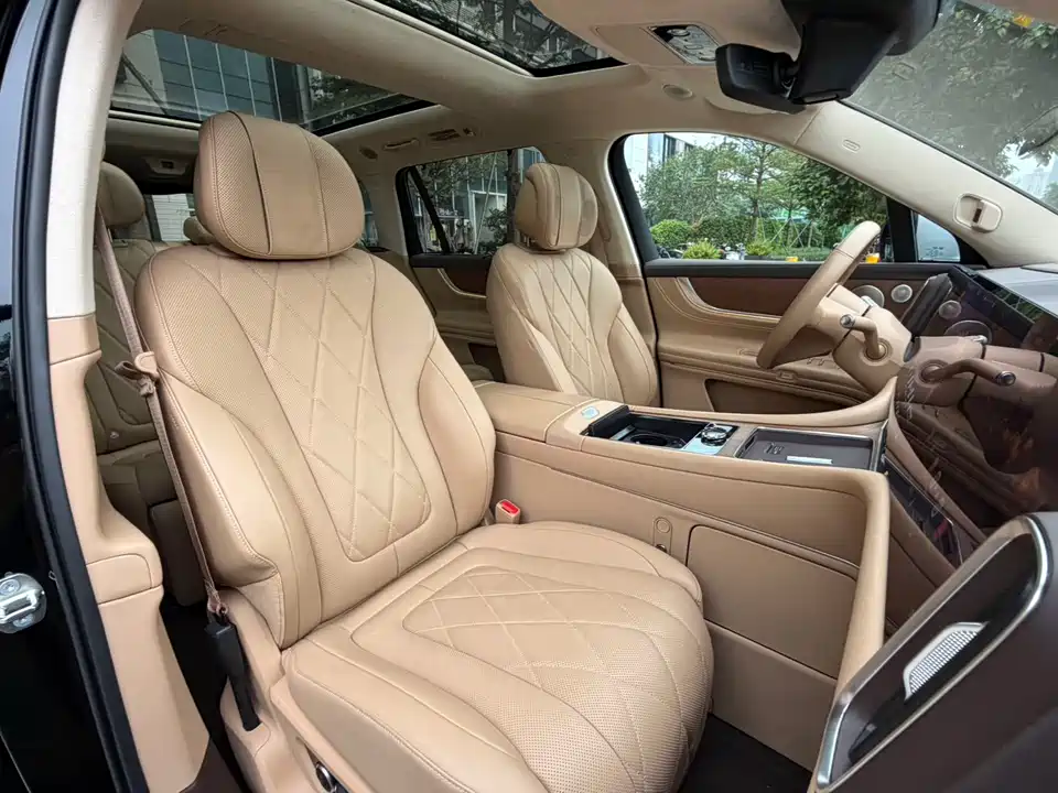 AITO Ask the world M9