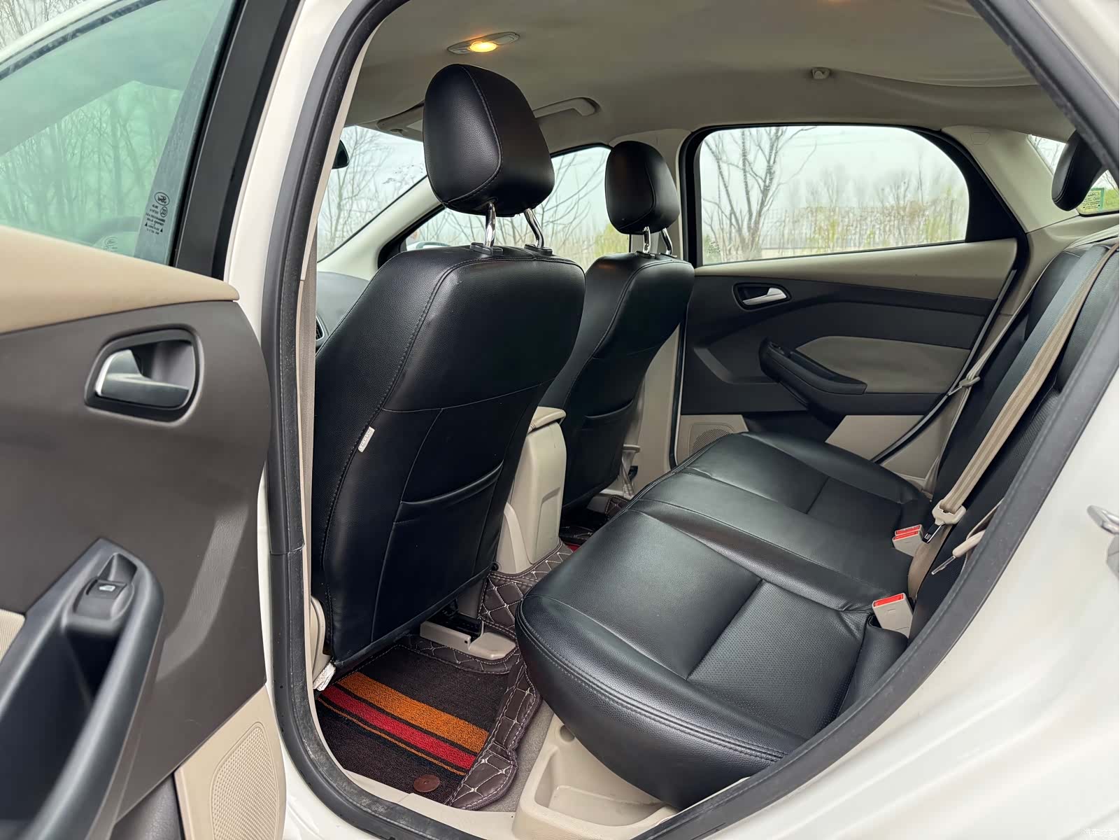 Ford Focus, 2014 8