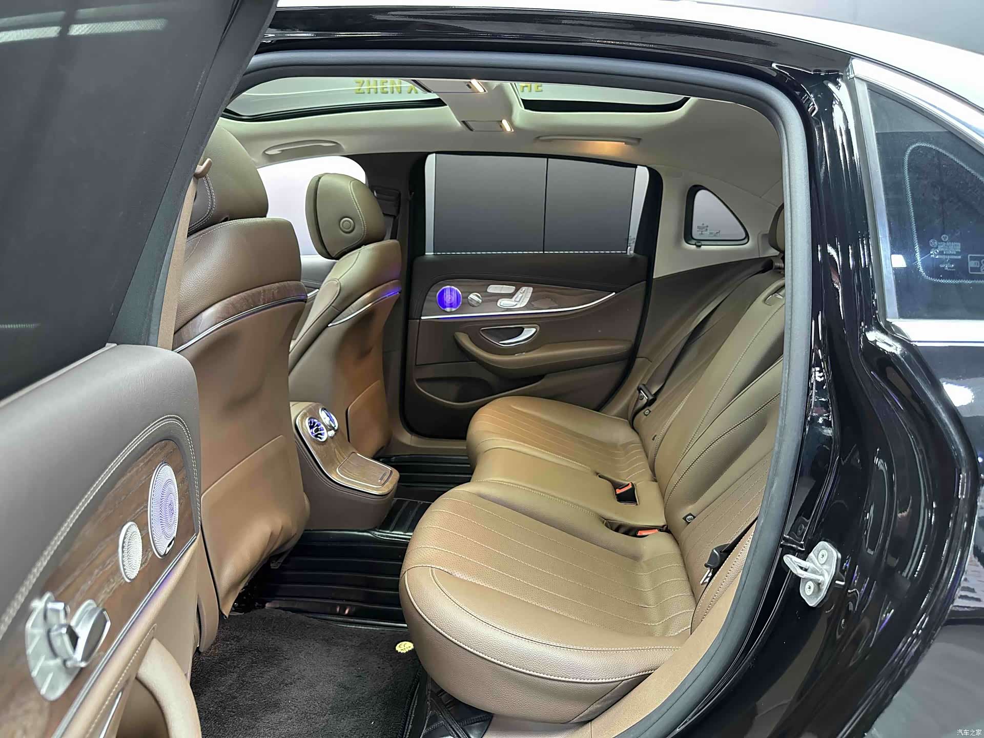 Mercedes-Benz E-Class, 2023 9