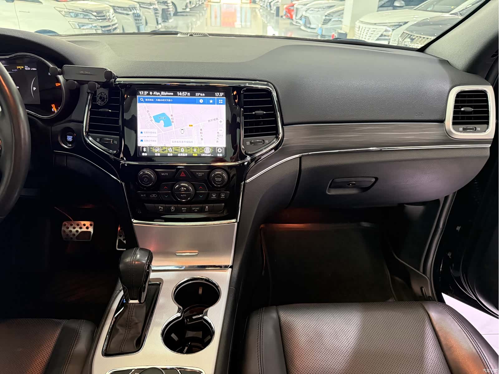 Jeep Grand Cherokee, 2022 14