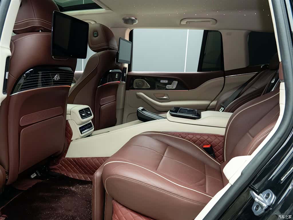 Mercedes-Benz GLS, 2023 12
