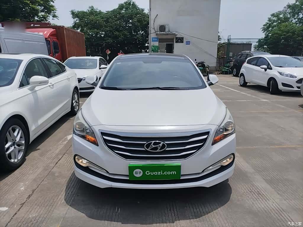 Hyundai DLX, 2016 3