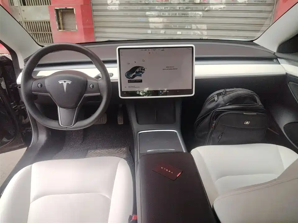 Tesla Model 3 Tesla Model 3
