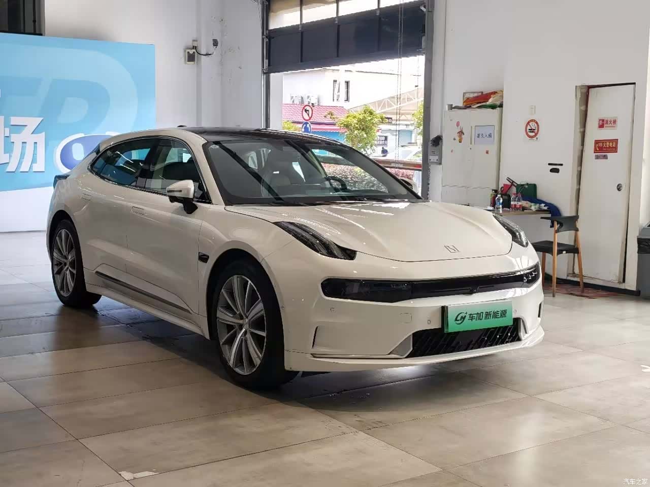 Zeekr 001, 2022 3