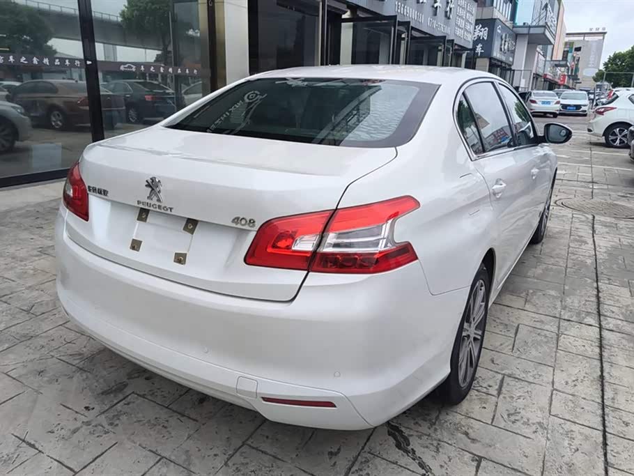 Peugeot 408