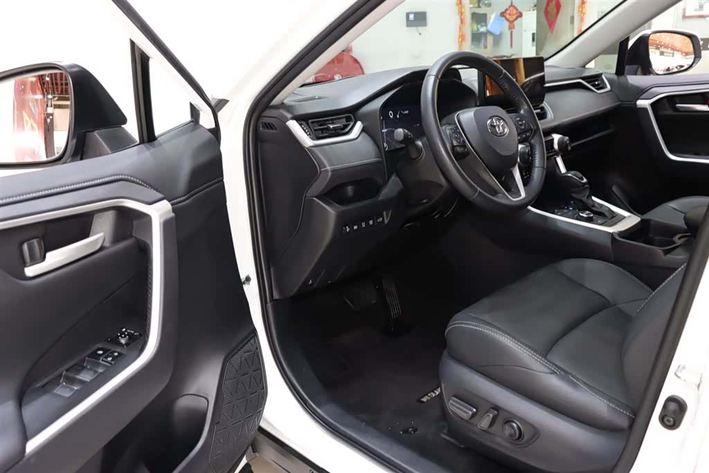 Toyota Wildlander, 2023 9