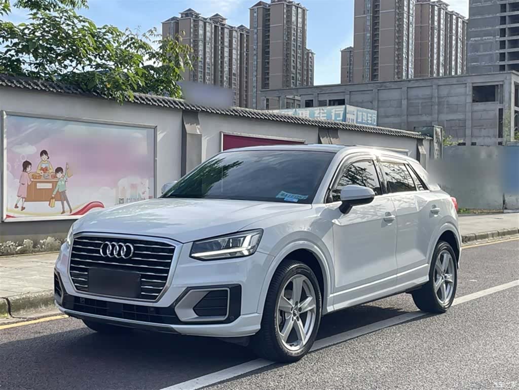Audi Q2L, 2021 2