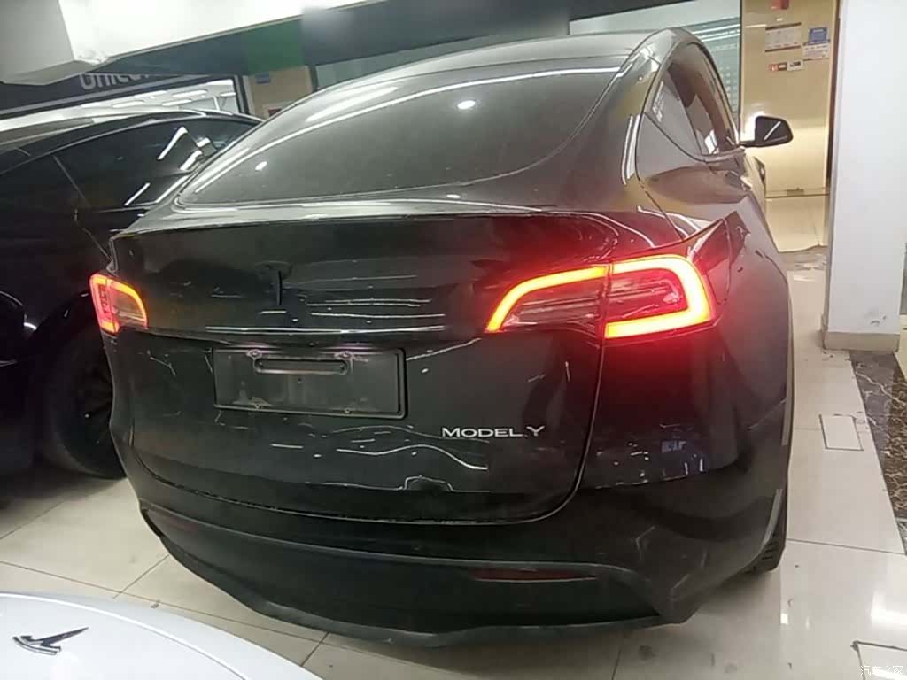Tesla Model Y, 2022 все фото