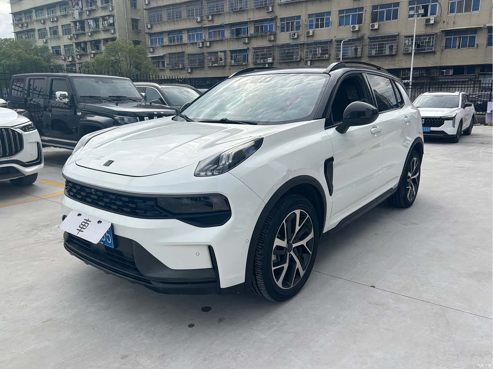 Lynk & Co 01