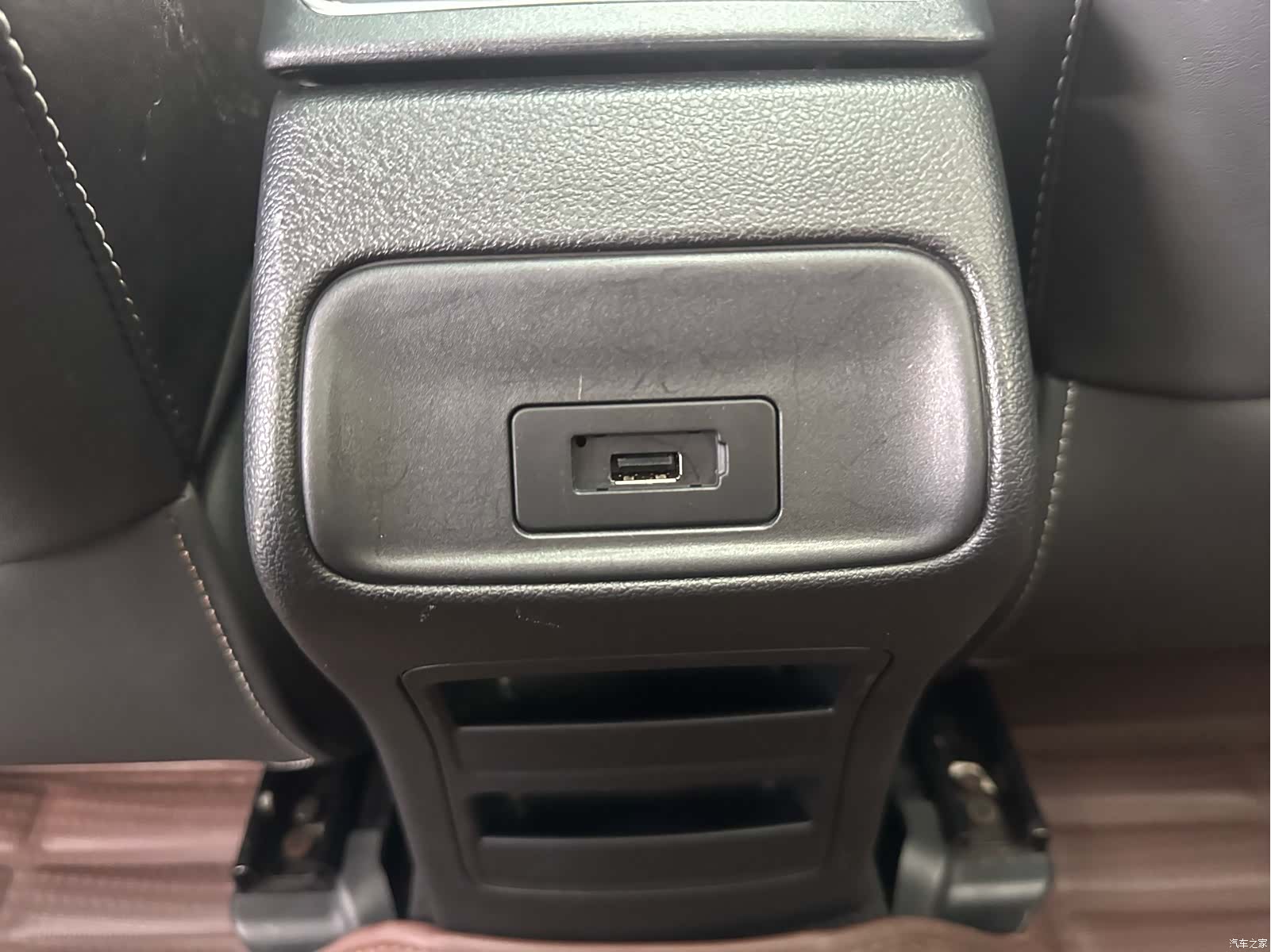 Geely Emgrand, 2017 13