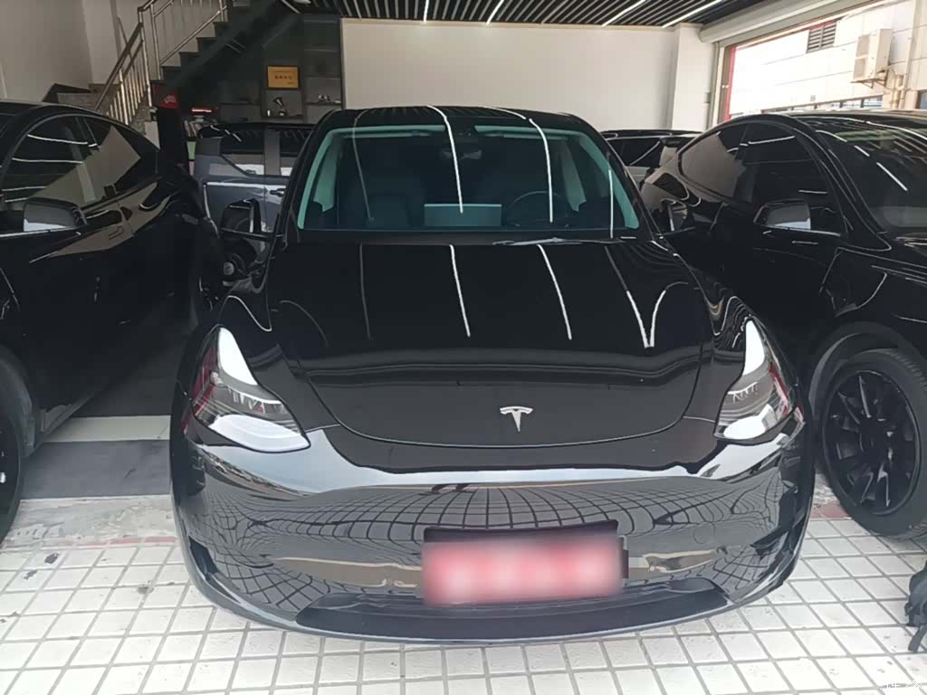 Tesla Model Y, 2022 3