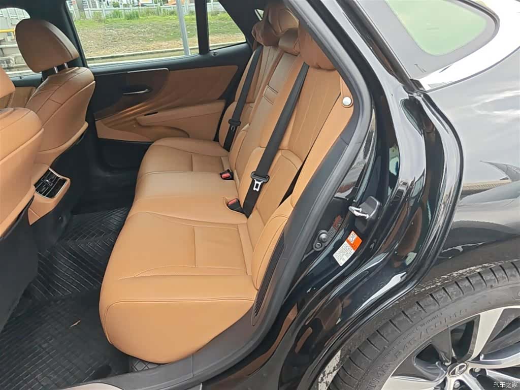 Lexus LS, 2021 17