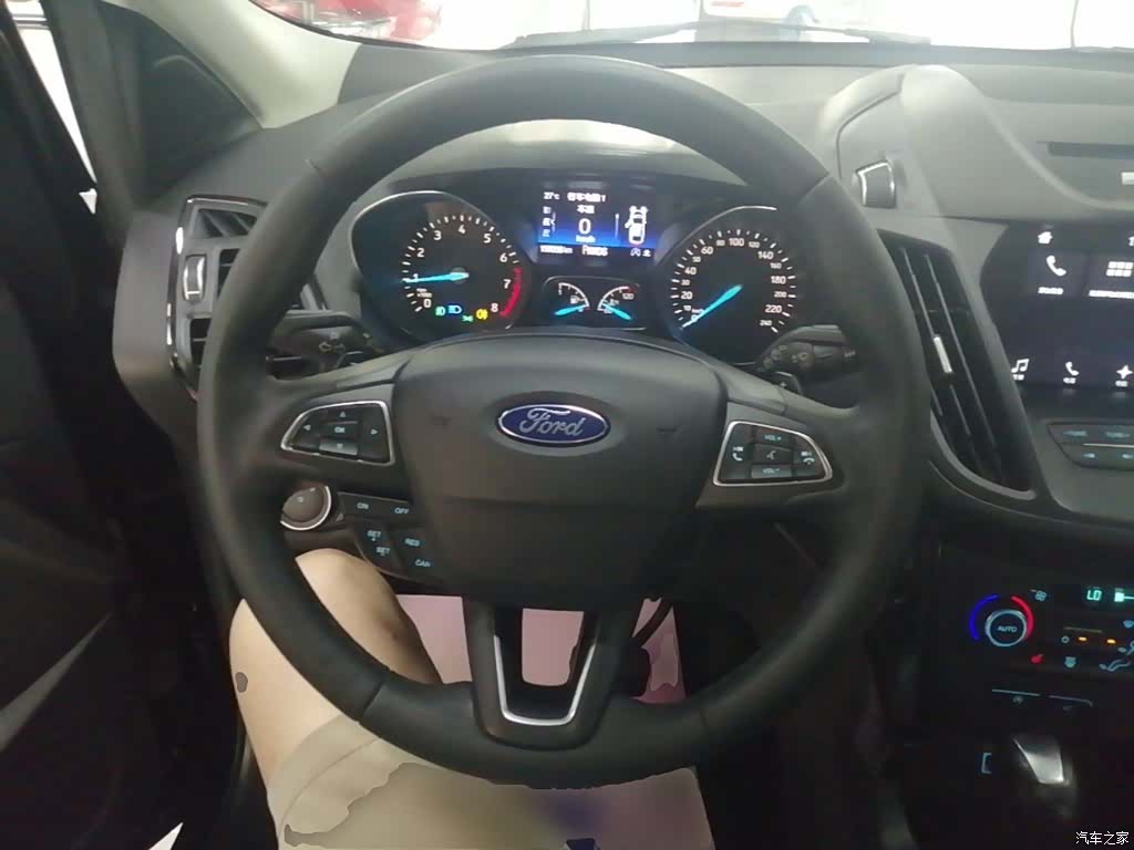 Ford Kuga, 2017 11
