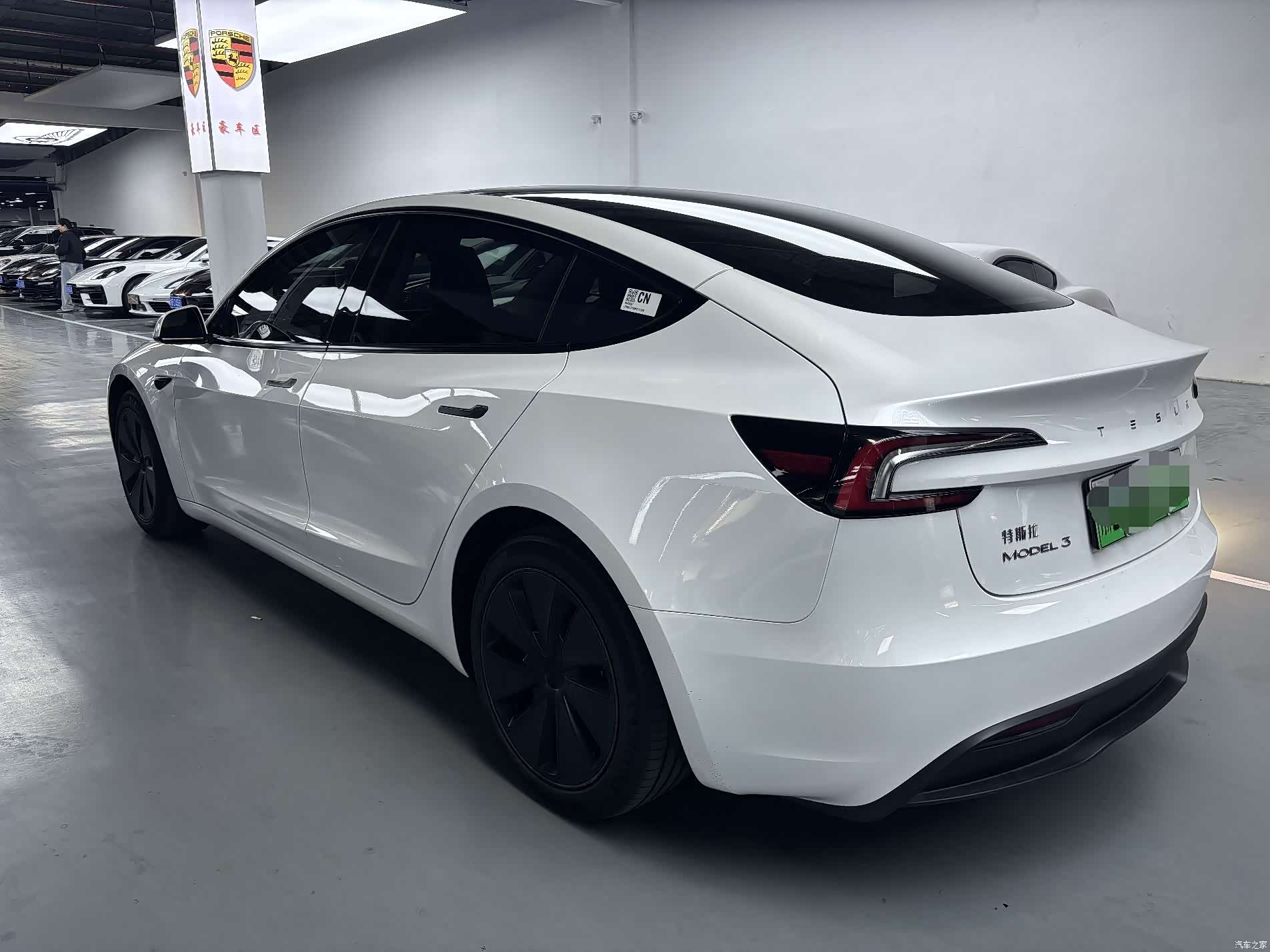 Tesla Model 3, 2024 12