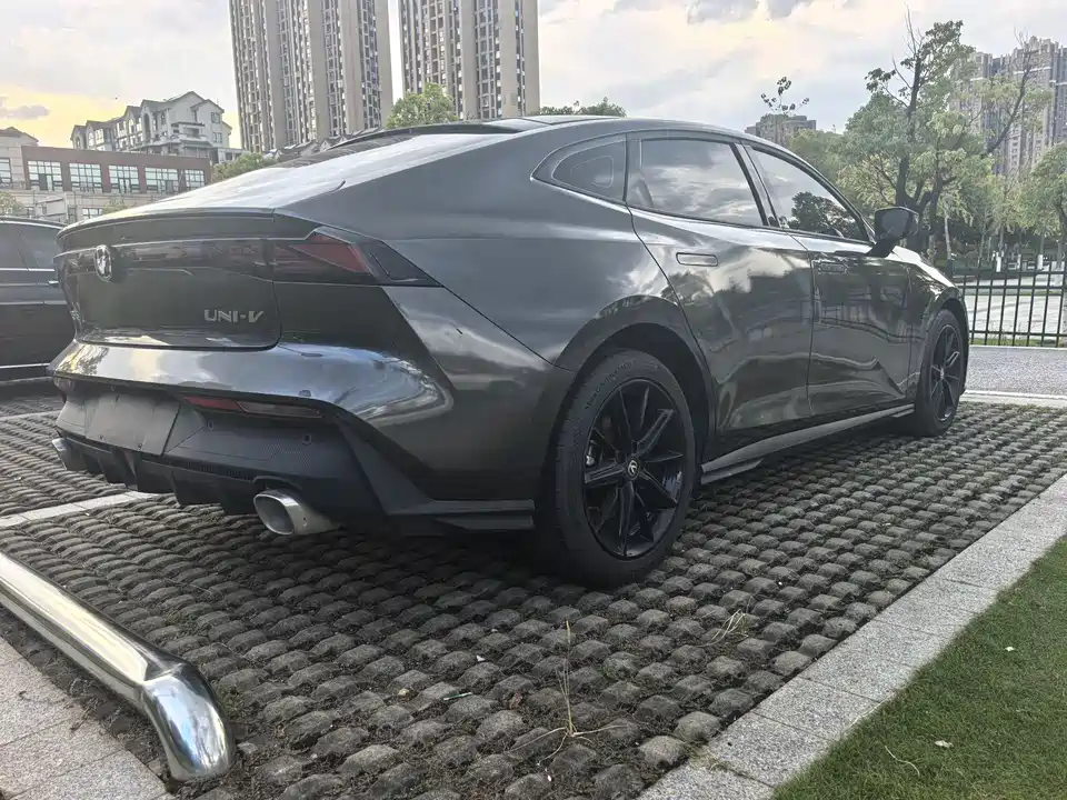 Changan UNI-V
