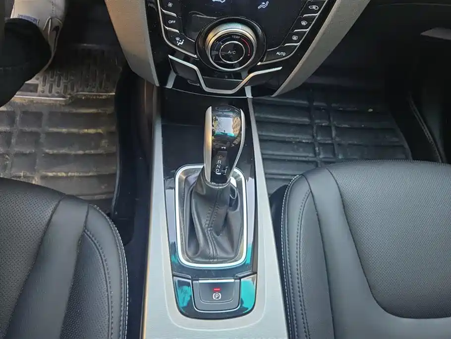 Luxgen Excellent 6 SUV