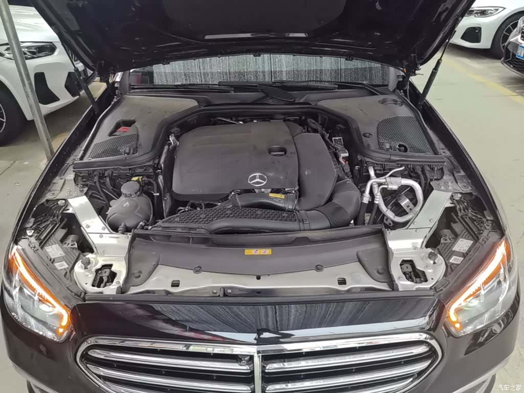 Mercedes-Benz E-Class, 2023 20