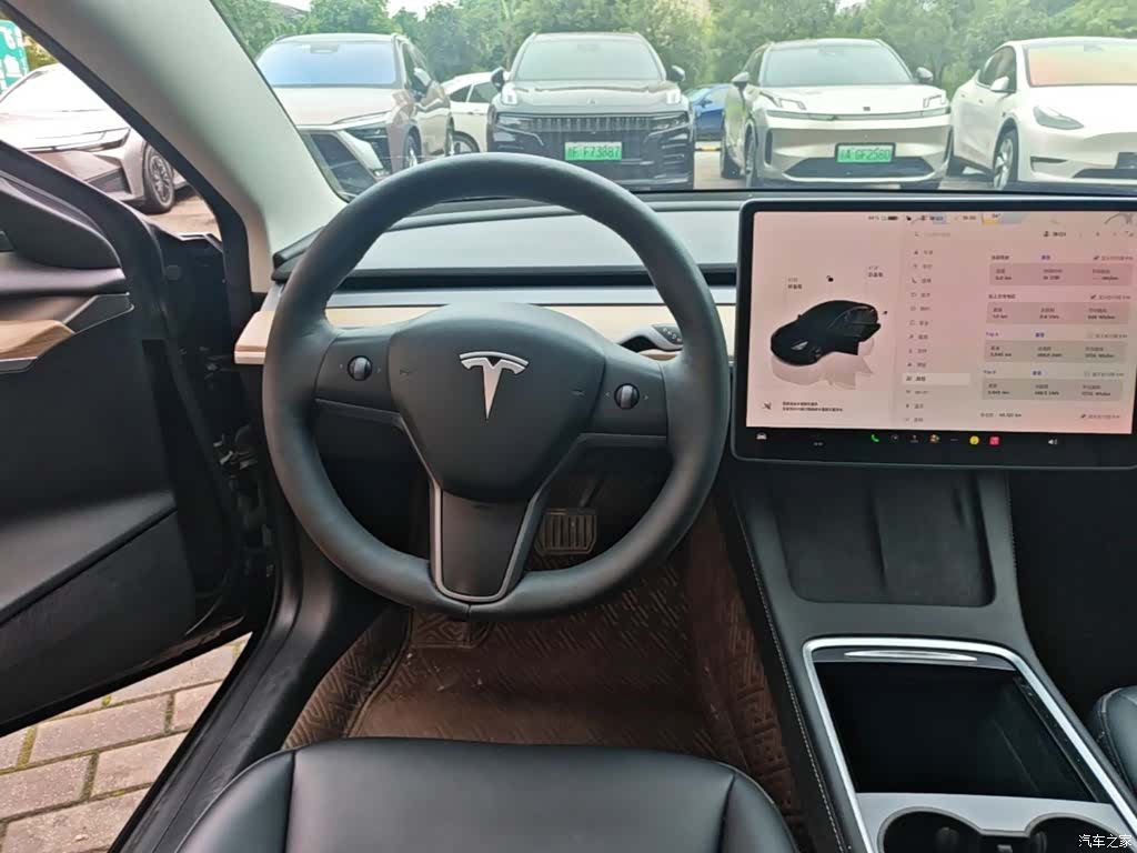Tesla Model 3, 2023 11