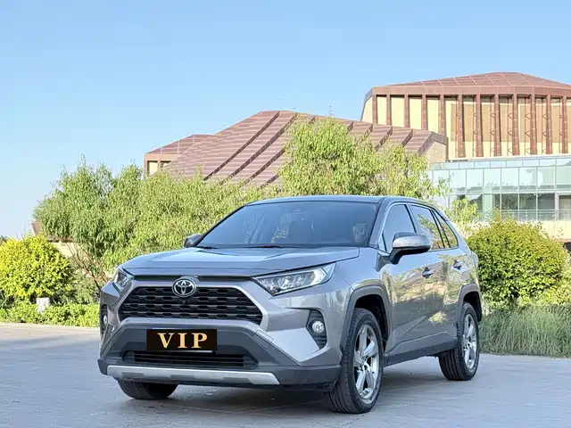 Toyota RAV4 2023 — купить из Китая под заказ