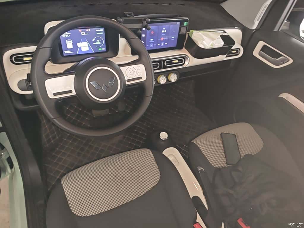 Wuling MINIEV, 2024 10