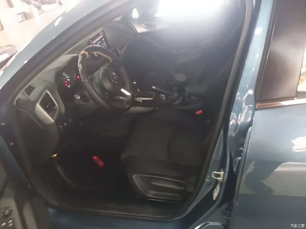 Mazda Mazda3, 2018 15