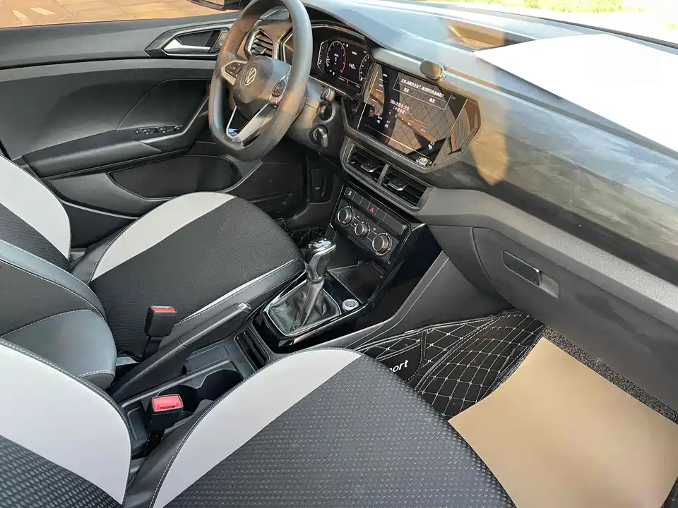 Volkswagen Exploring the shadow