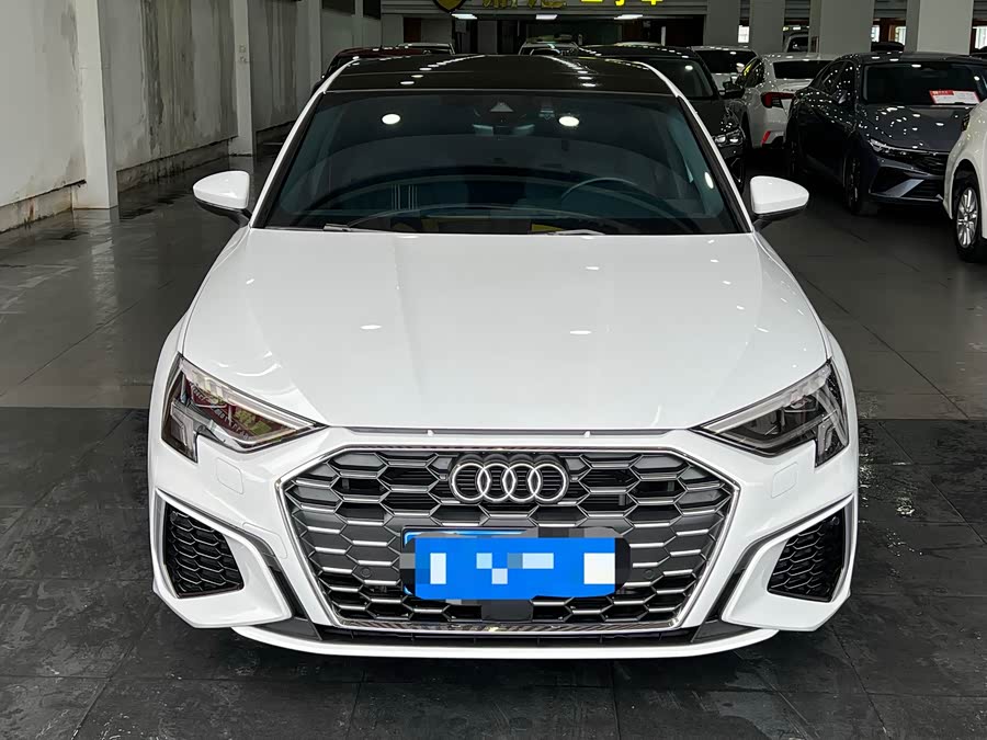 Audi A3 2023, фото 2