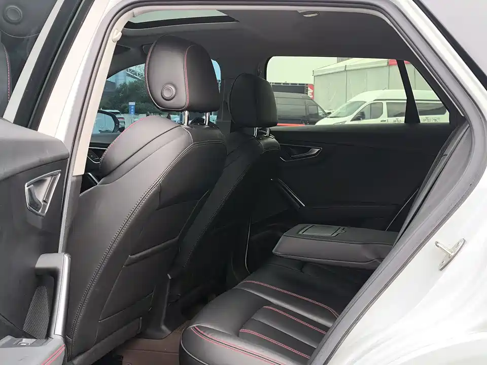 Audi Q2L Audi Q2L