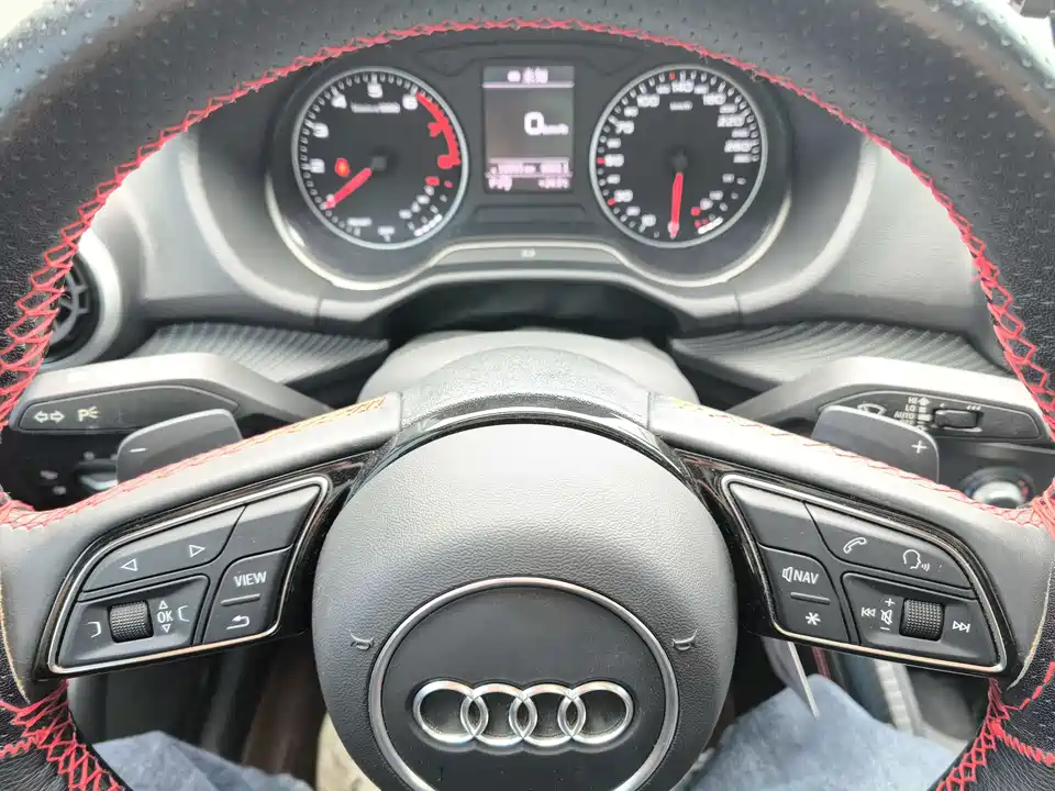 Audi Q2L Audi Q2L