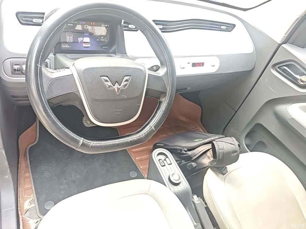 Wuling MINIEV, 2021 10