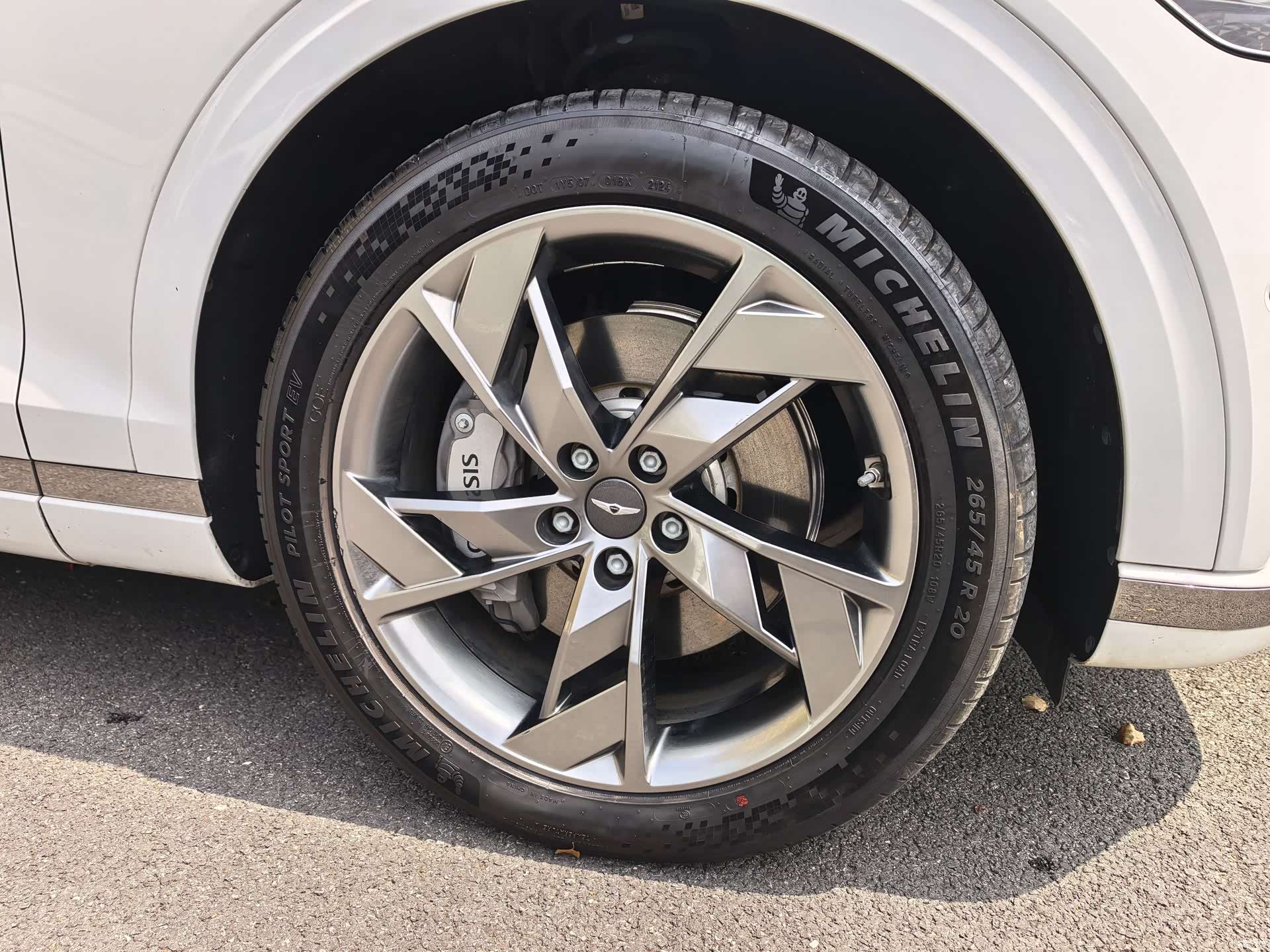 Genesis GV70, 2024 9